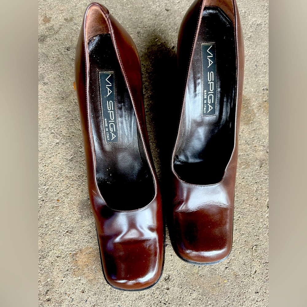 Via Spiga brown leather square toe heels